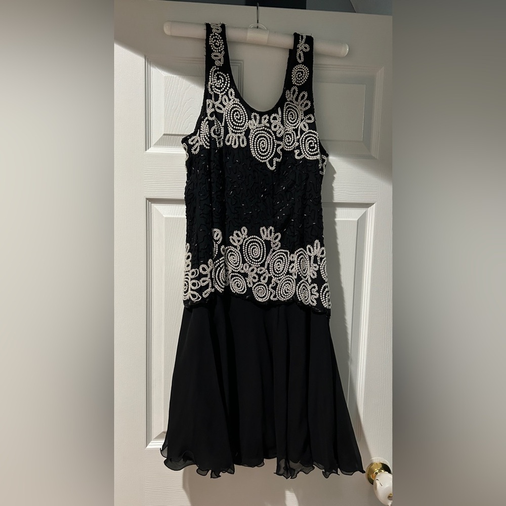 Laurence Kazar XLarge 100% Silk beaded black silver  vintage 20’s style